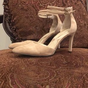 Adrienne Vittadini nude heels